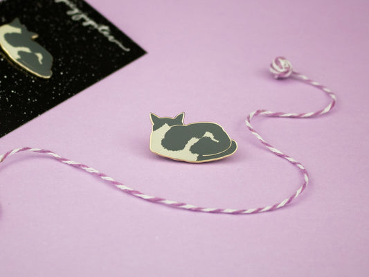 Charming Grey and White Cat Enamel Pin | Cute Cat Lover Gift